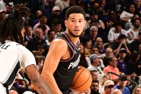 菲尼克斯太阳今晚更衣室发声加时末段圣安东尼奥马刺备战NBA季后赛，今晨那不勒斯单刀错失——欧联节点到来瞬间刷屏 -南宫体育平台